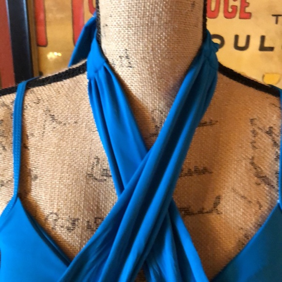 Beautiful blue bikini top M/L D/DD cup 😍💙☀️🌴💕 - Picture 9 of 12